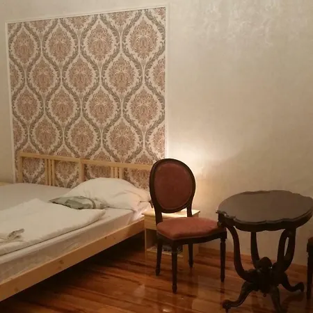 Studio Apt Anglicka 9 *
